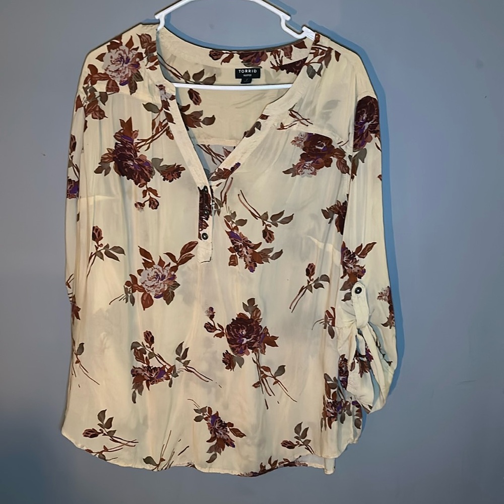 Torrid Red Floral 3/4 Sleeve Blouse